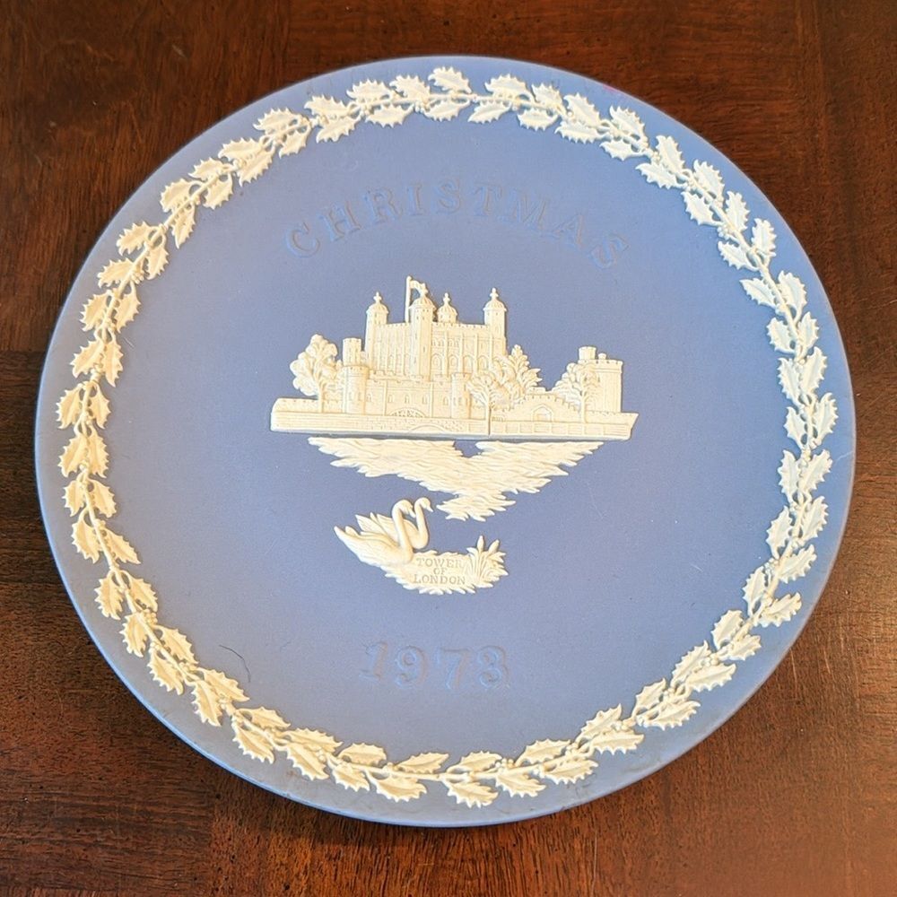 Wedgwood Blue Jasper Christmas 1973 Plate